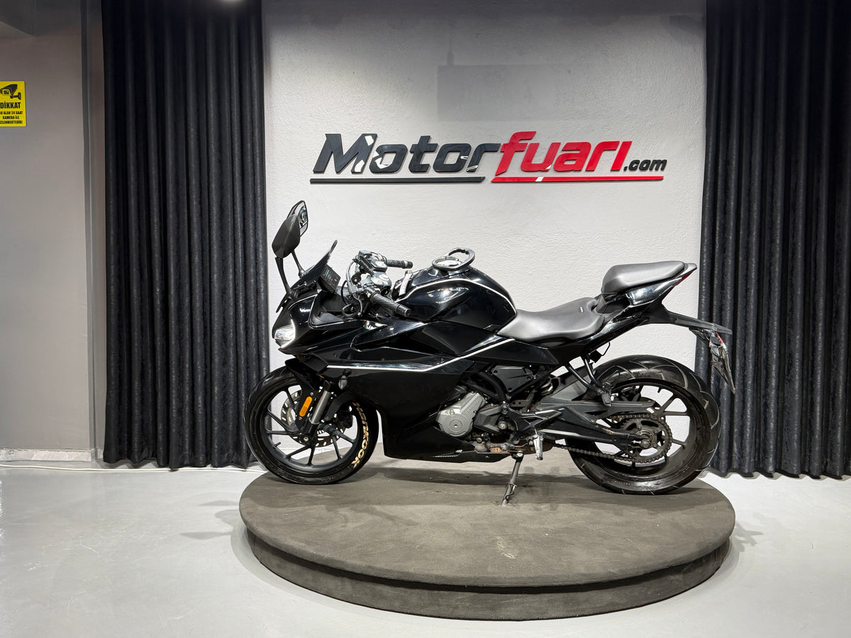 CFMOTO 250 SR