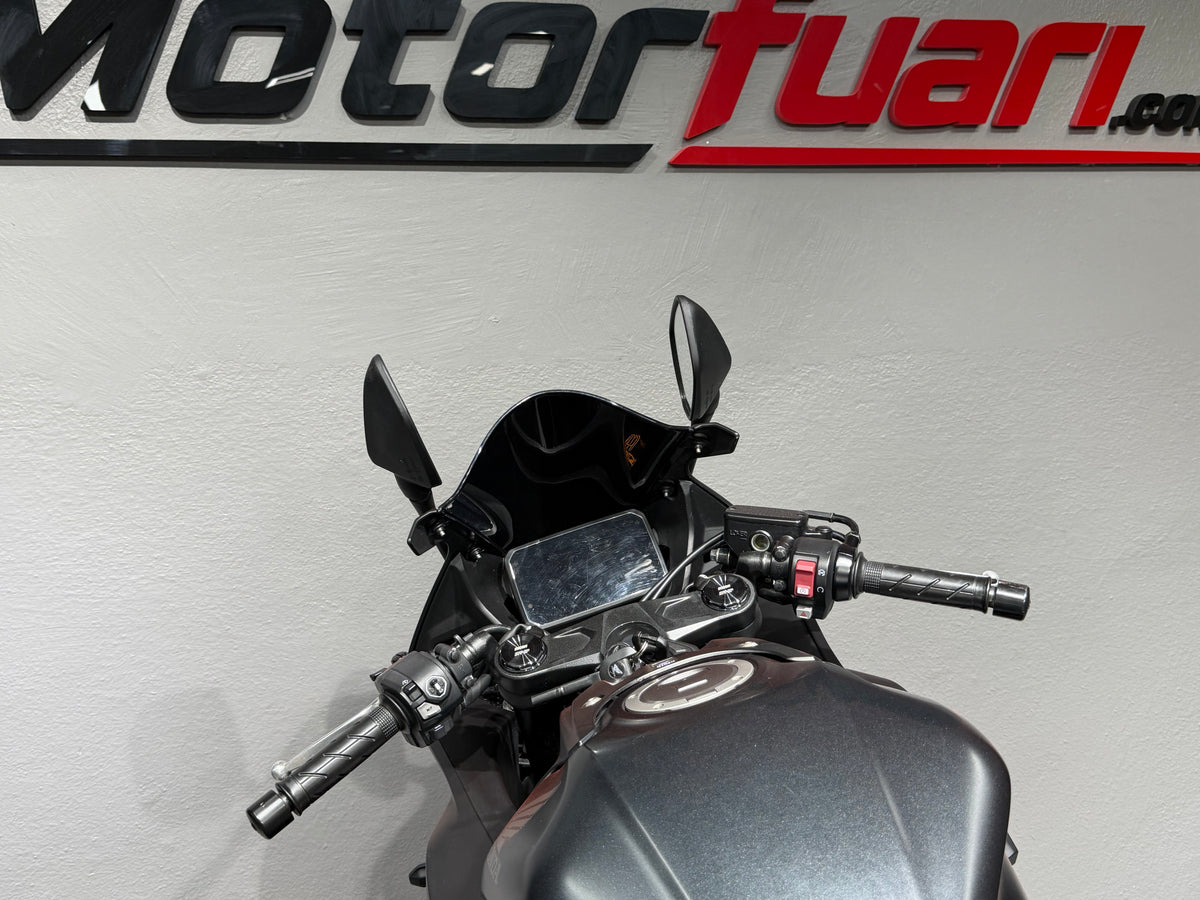 HONDA CBR 650 R 2025