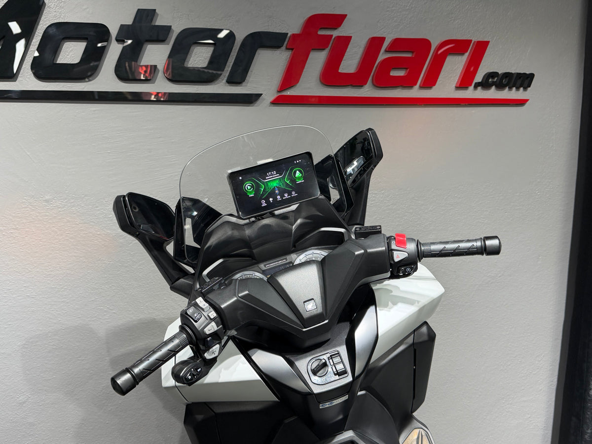 HONDA FORZA 250