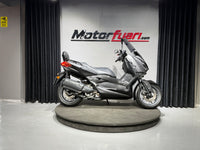 YAMAHA X MAX 250 ABS