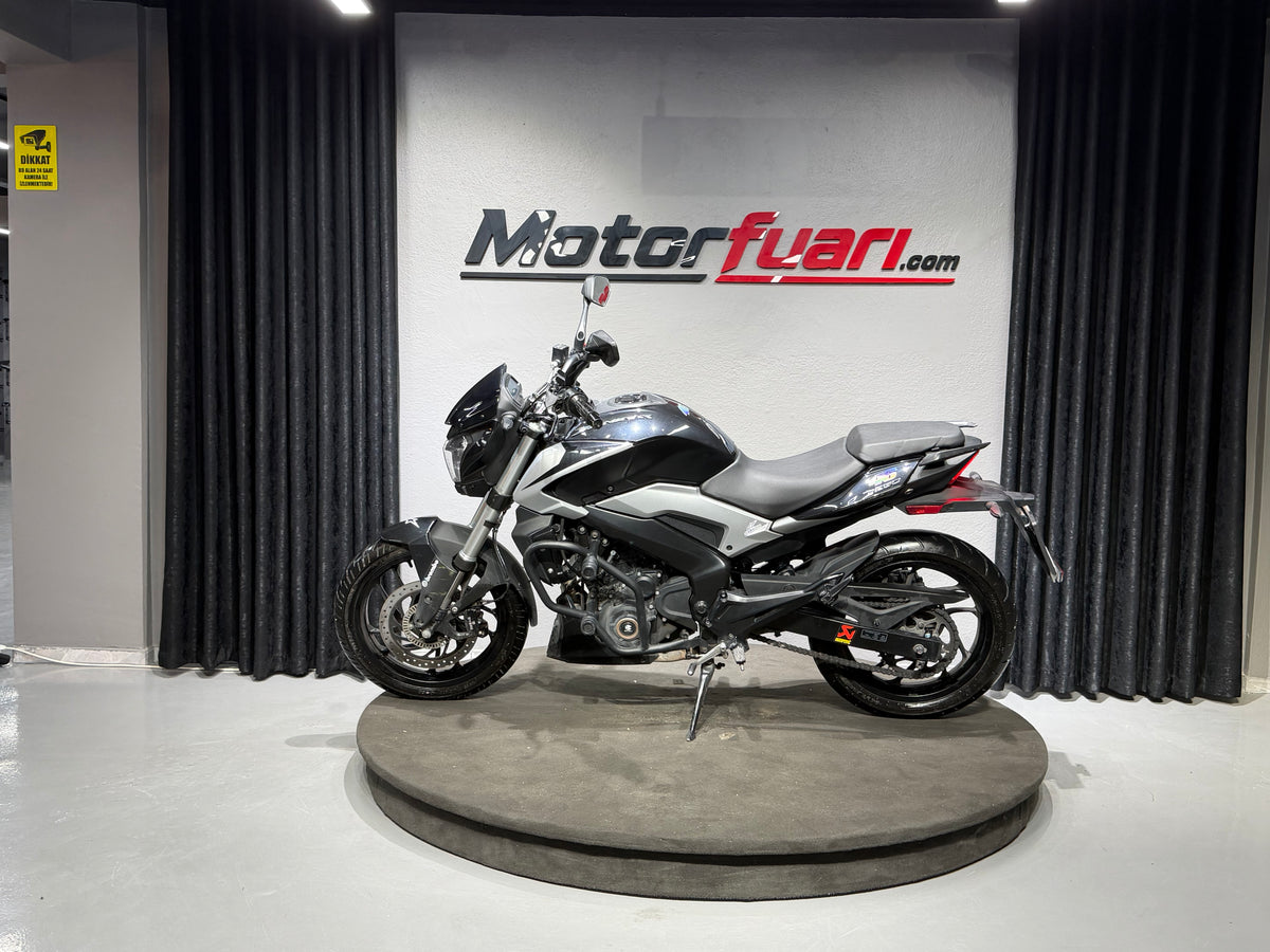 BAJAJ DOMINAR 250 D