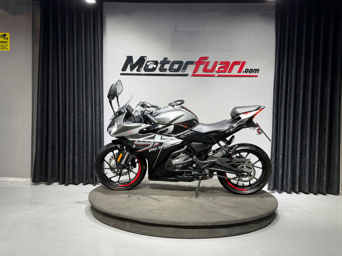 CFMOTO 250 SR