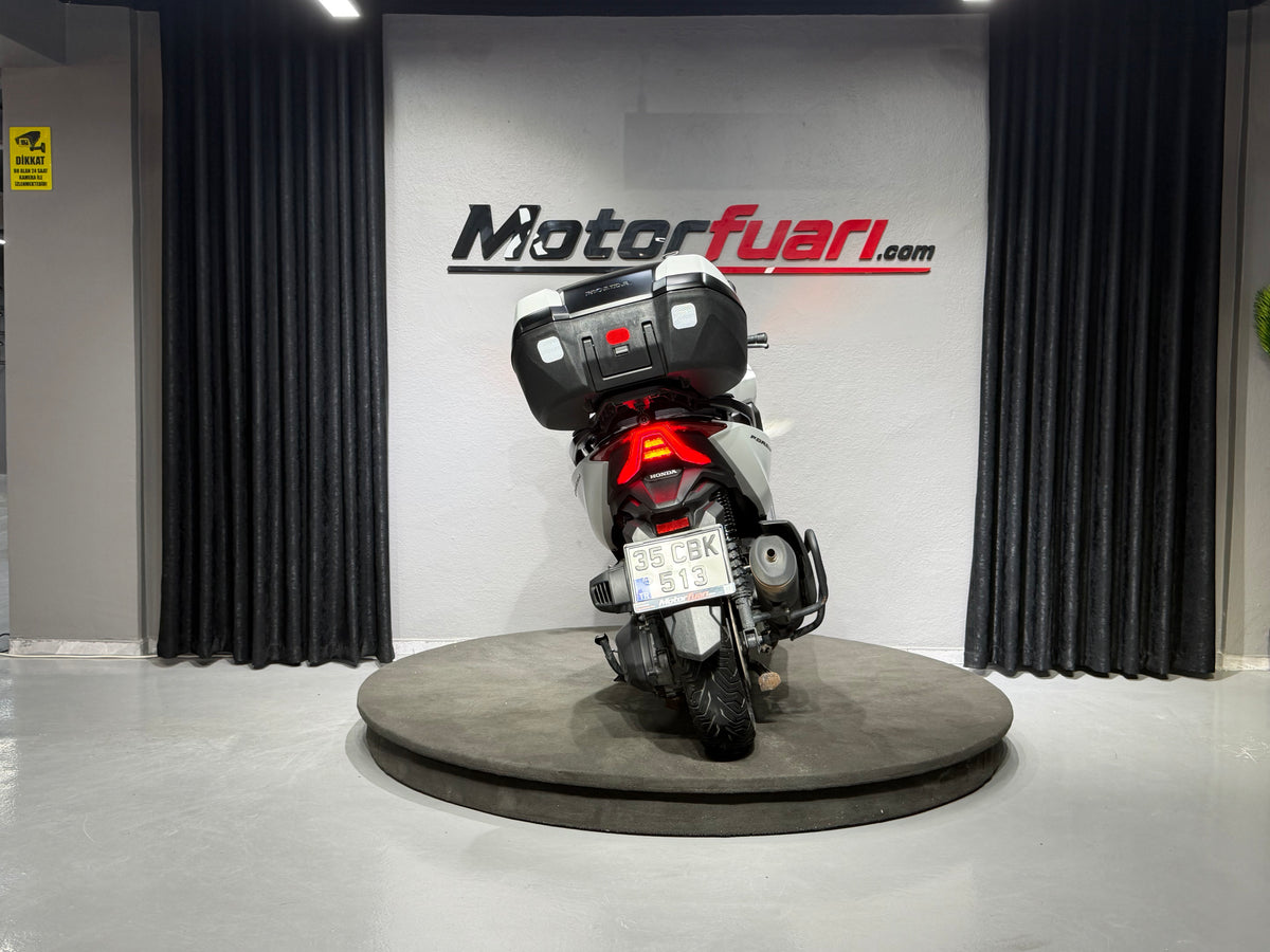 HONDA FORZA 250