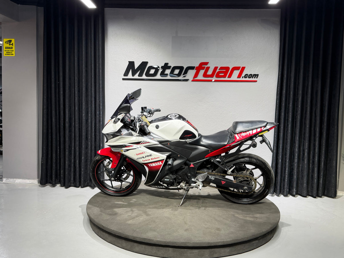 YAMAHA R-25