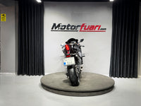 YAMAHA R7