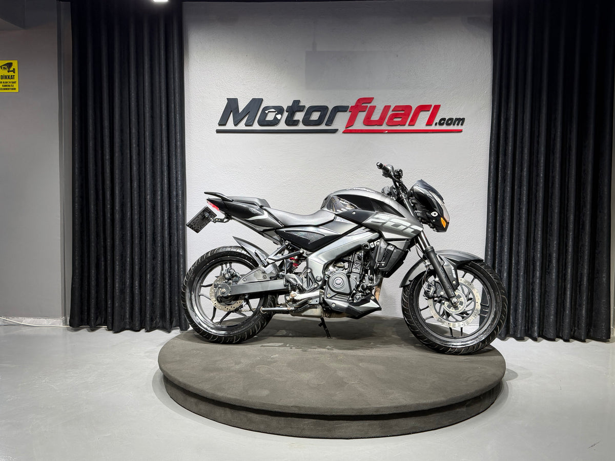 BAJAJ PULSAR NS 200 ABS