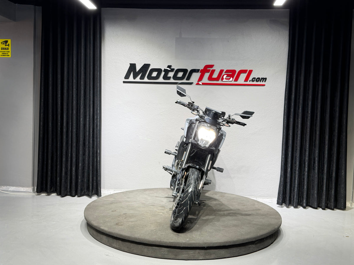 CFMOTO 250 NK 2023