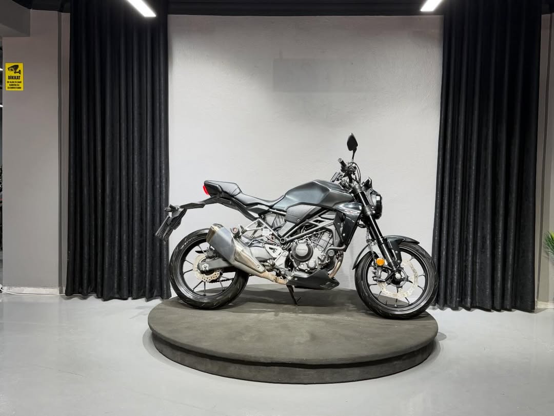 HONDA CB250R 2022 1