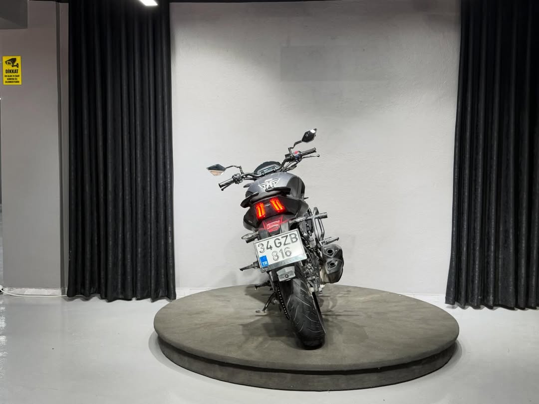 BAJAJ DOMINAR 400 2023 4