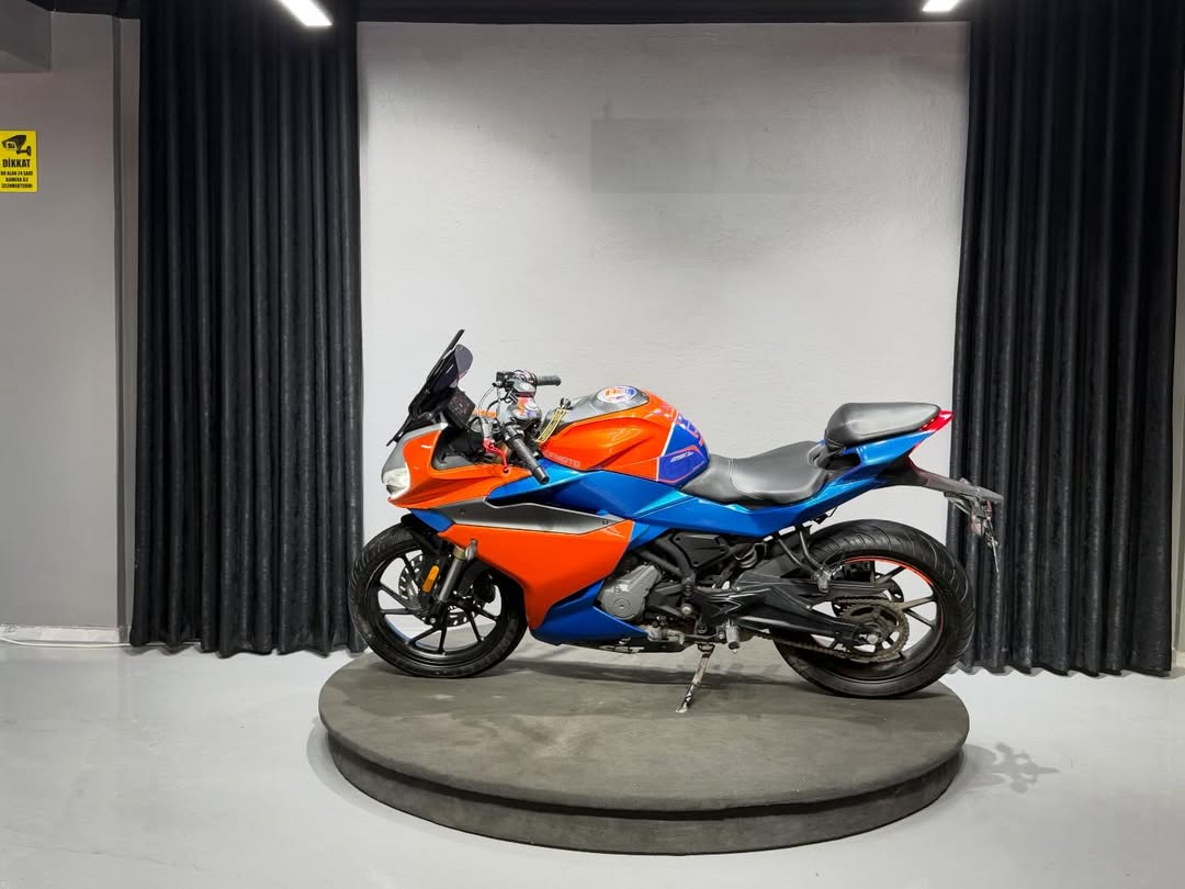 CFMOTO 250SR 2023 3