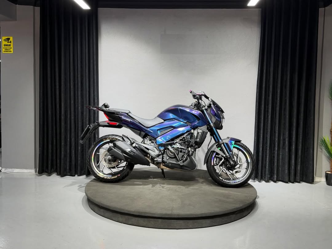 BAJAJ DOMINAR 400 UG 2024 1