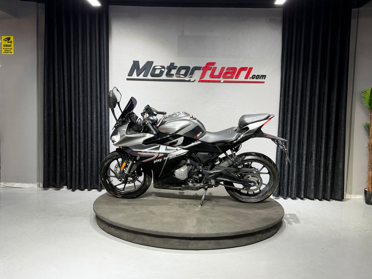 CFMOTO 250 SR