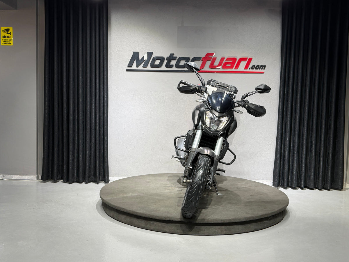 BAJAJ DOMİNAR 400