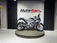 BAJAJ PULSAR RS 200 ABS