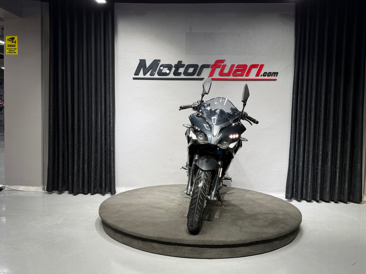 BAJAJ PULSAR RS 200 ABS 2025