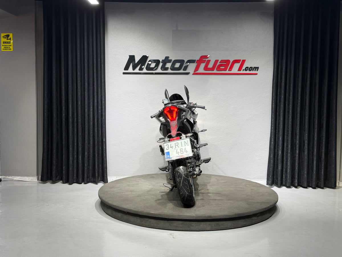 CFMOTO 250 SR
