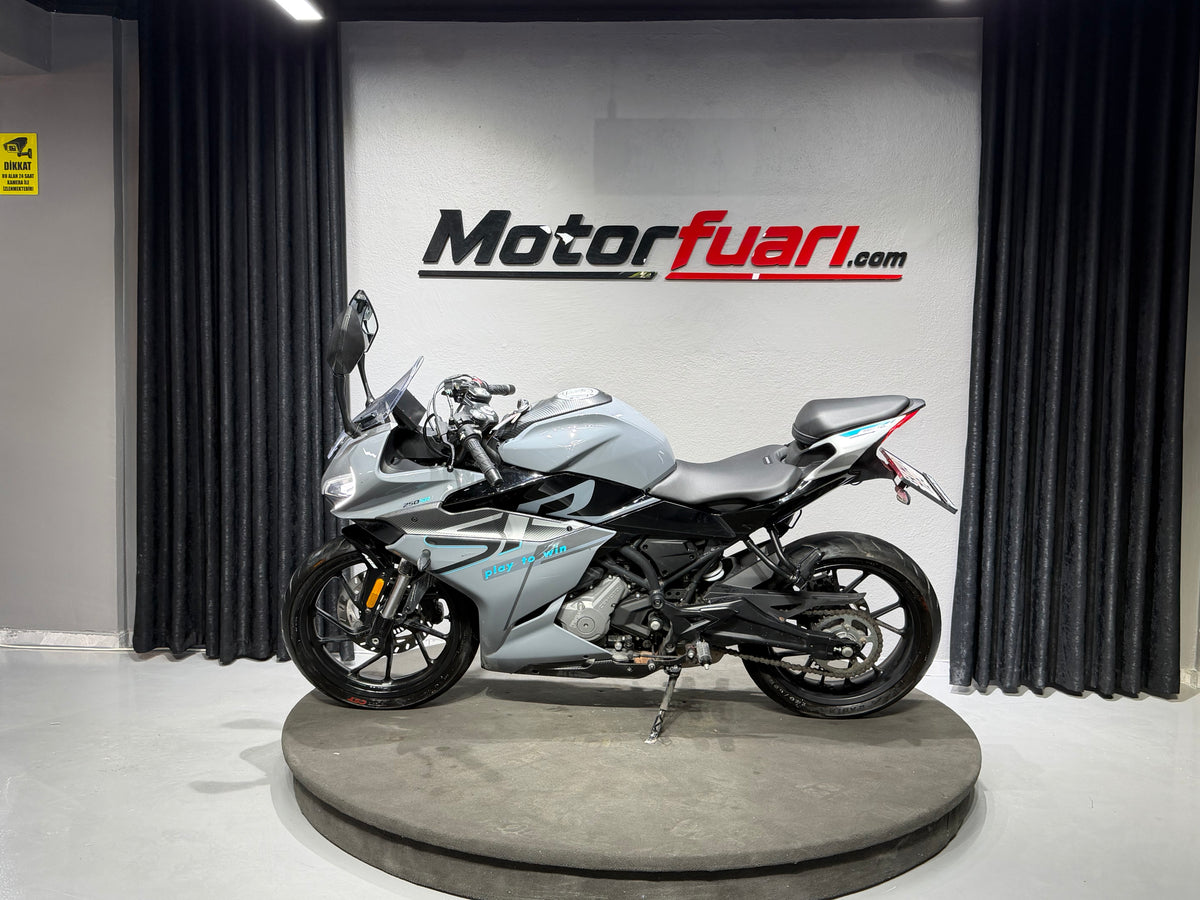 CFMOTO 250SR 2023