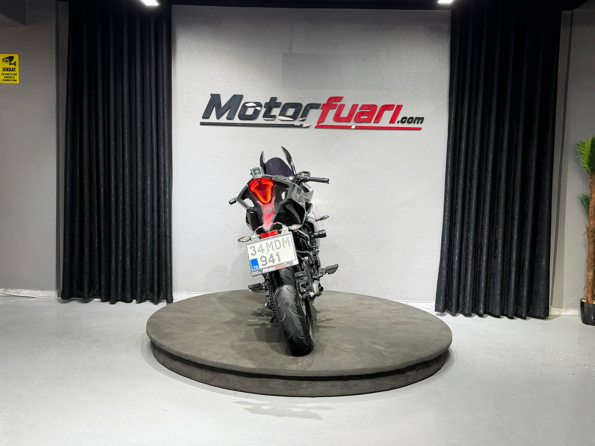 CFMOTO 250 SR