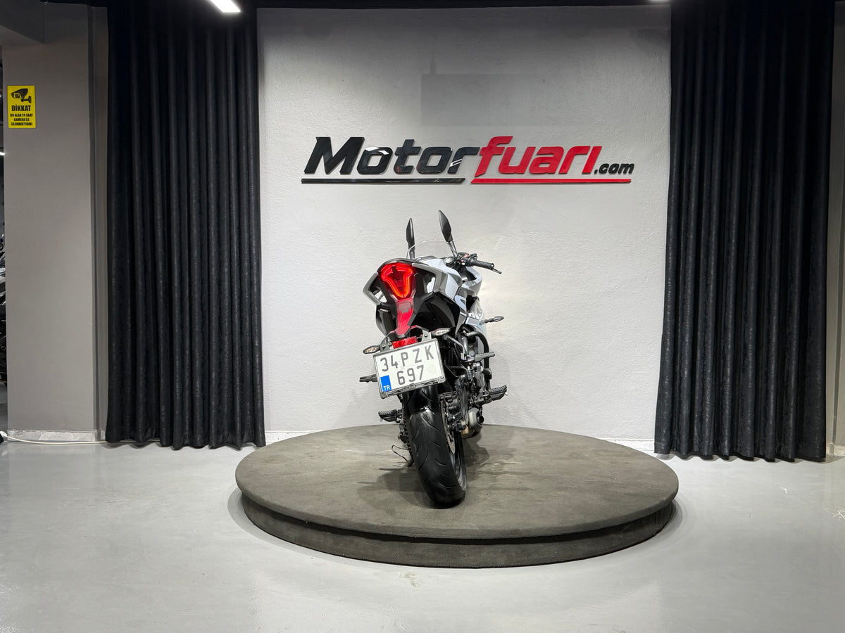 CFMOTO 250 SR