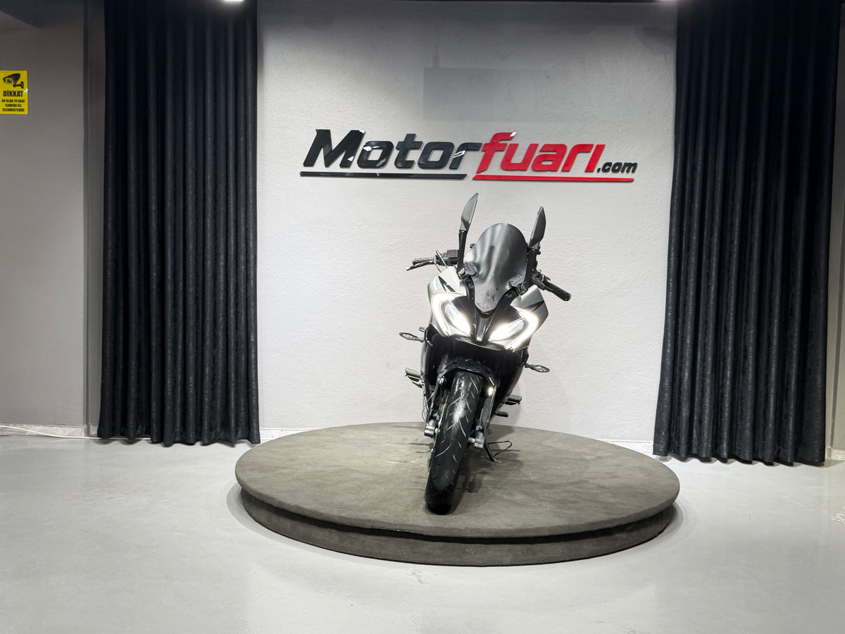 CFMOTO 250 SR