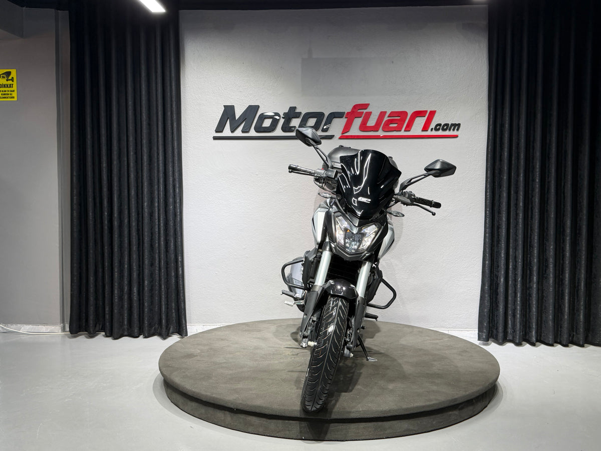 BAJAJ DOMINAR 250 D 2024
