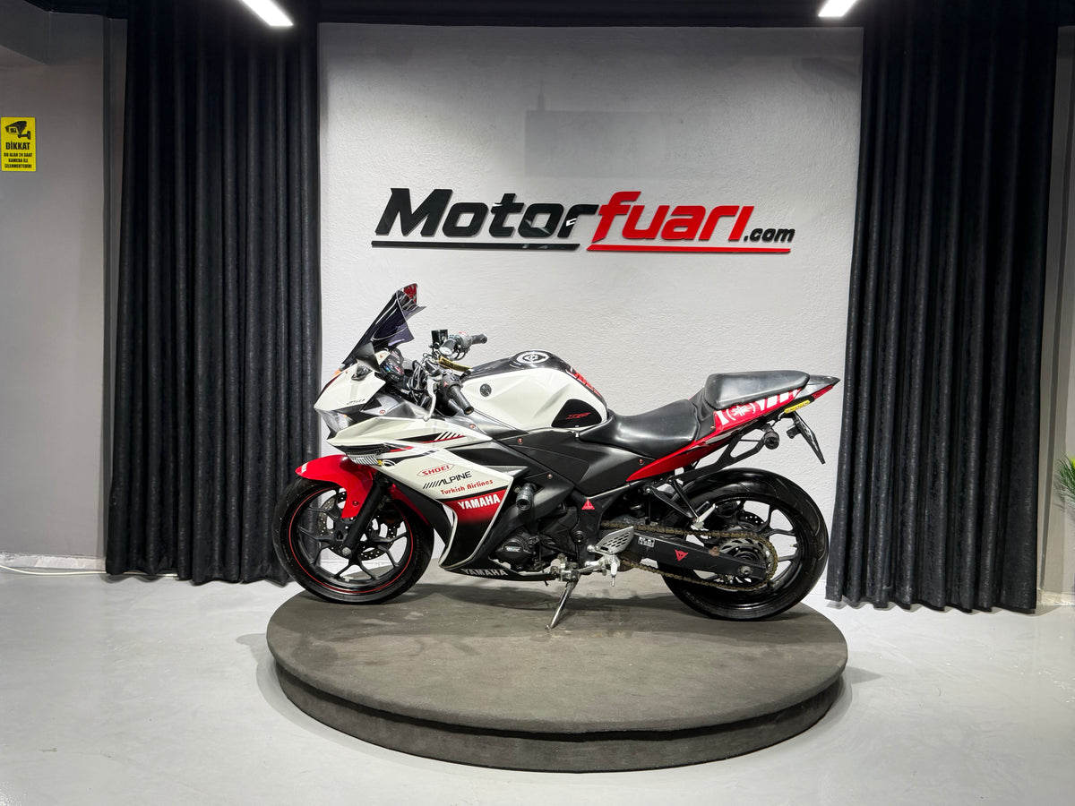 YAMAHA YZF R-25 2016