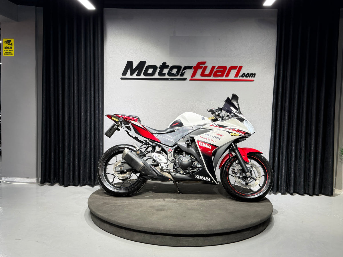 YAMAHA YZF R-25 2016