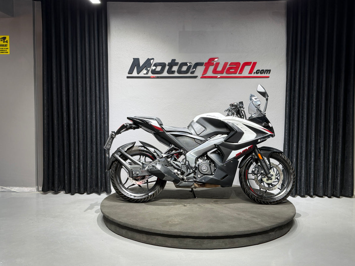 BAJAJ PULSAR RS 200 ABS