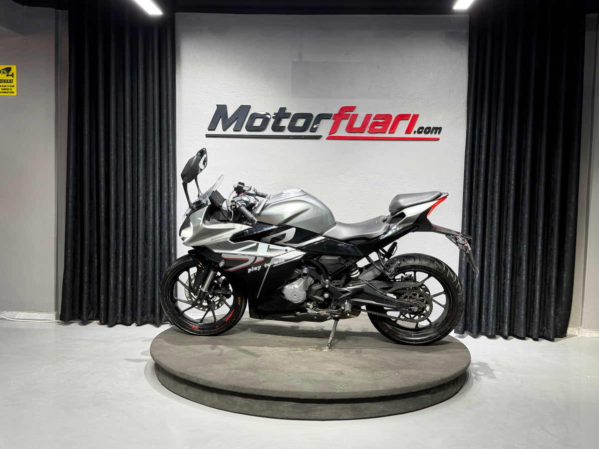 CFMOTO 250 SR