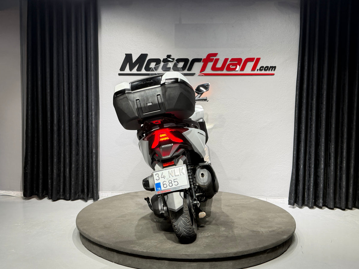HONDA FORZA 250