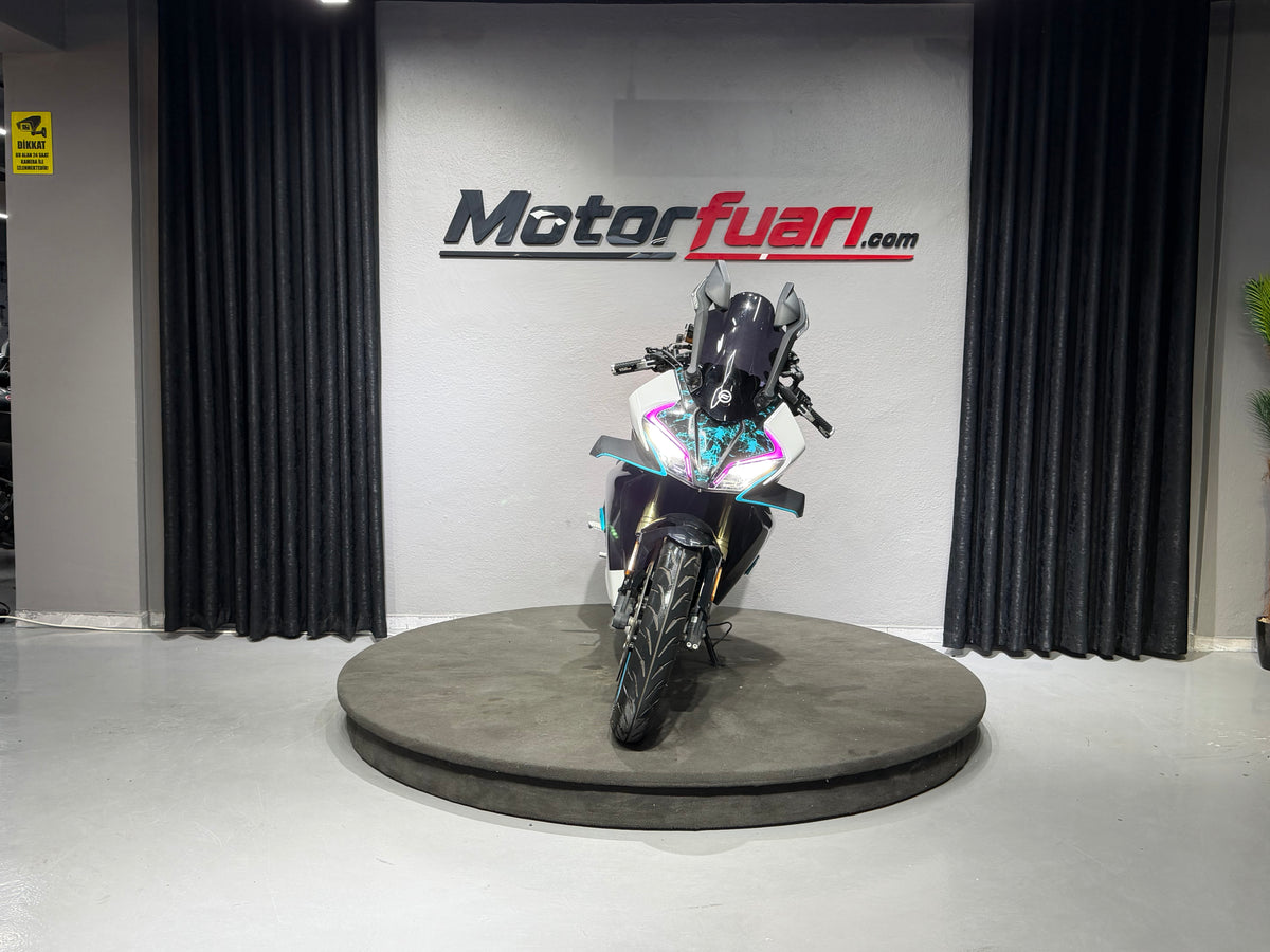 CFMOTO 450 SR 2024 BEYAZ