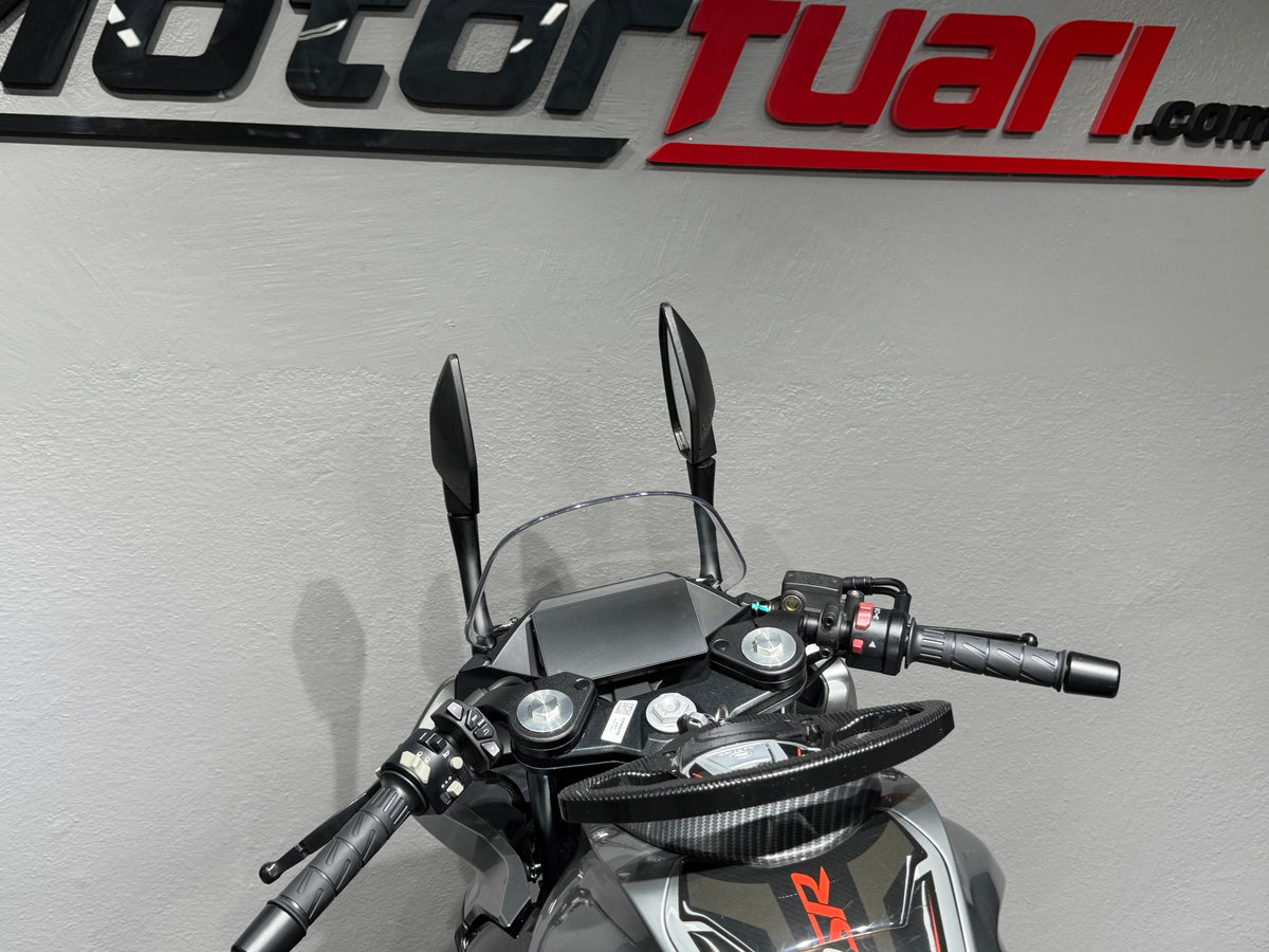 CFMOTO 250 SR