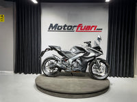 BAJAJ PULSAR RS 200 ABS