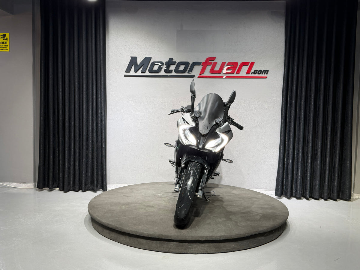 CFMOTO 250 SR
