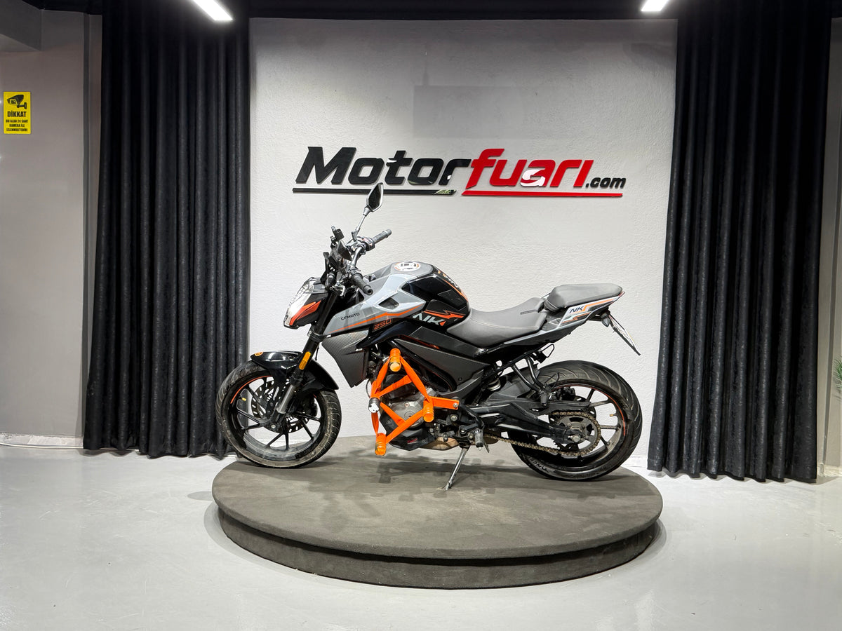 CFMOTO 250NK 2024