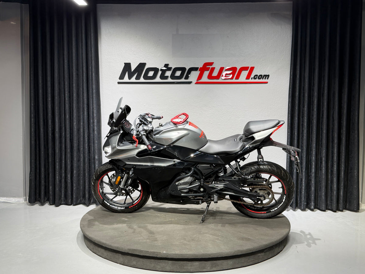 CFMOTO 250SR 2024