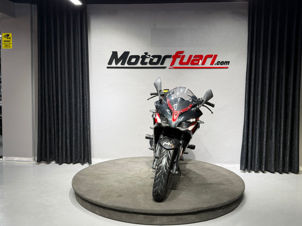 BAJAJ PULSAR RS-200 ABS