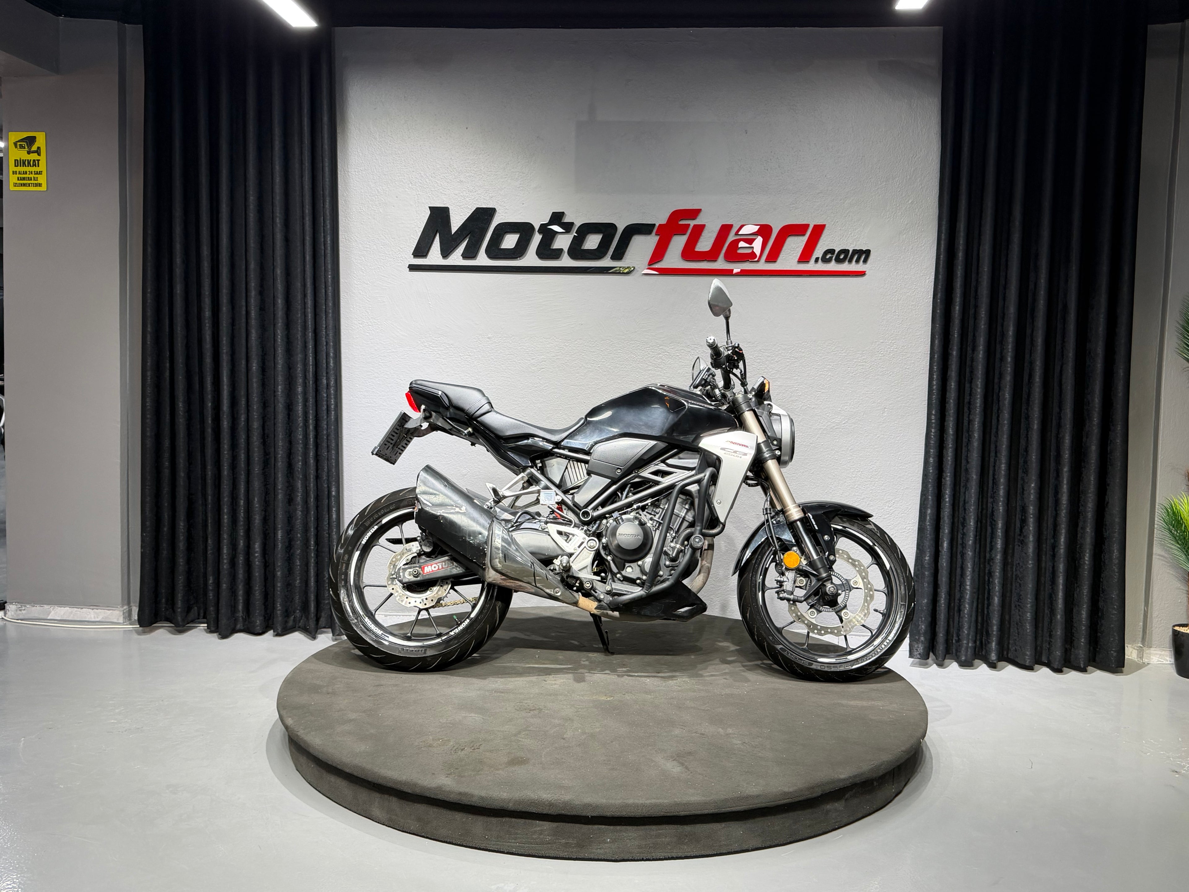 HONDA CB 250R