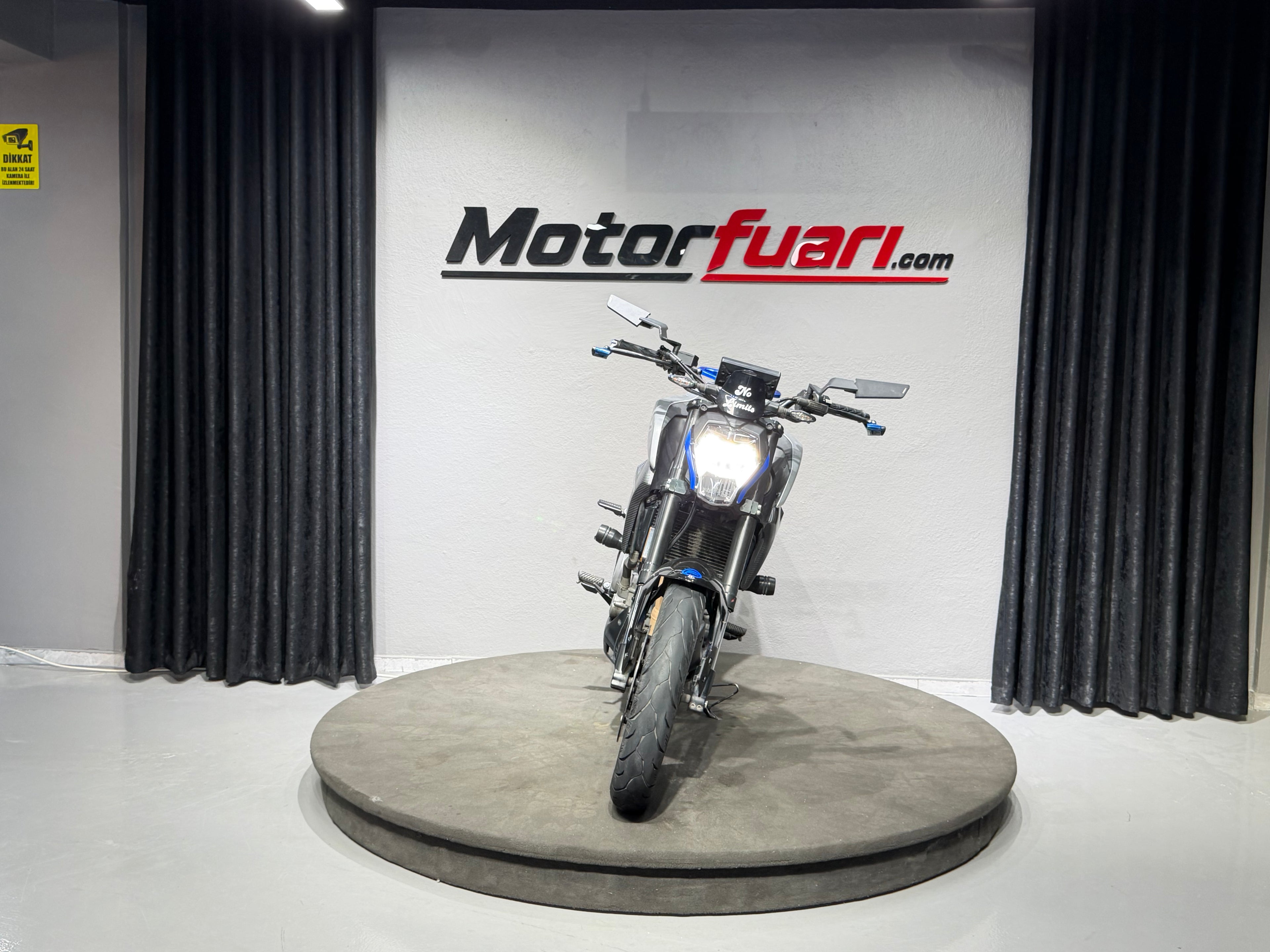 CFMOTO 250NK 2024