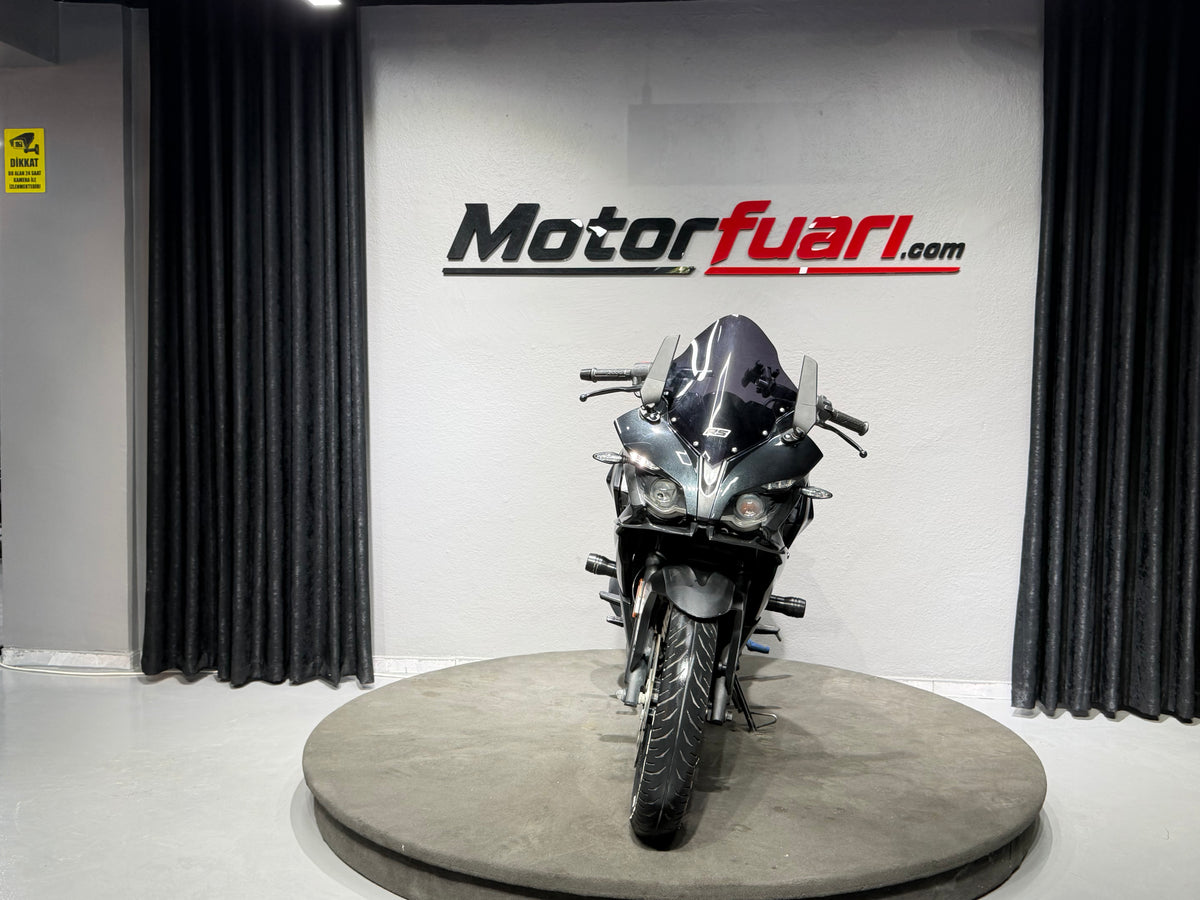 BAJAJ PULSAR RS-200 ABS 2023