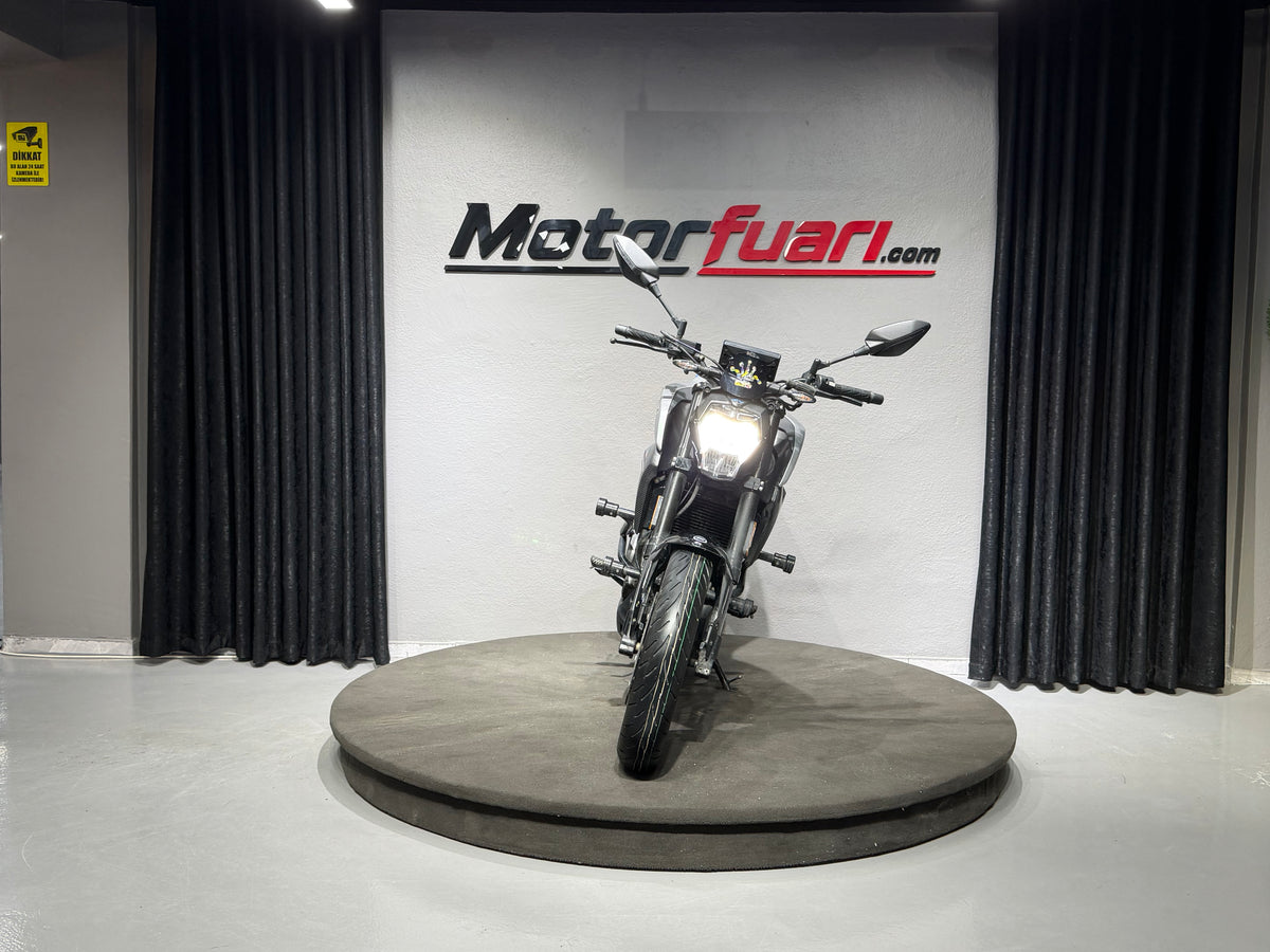 CFMOTO 250 NK