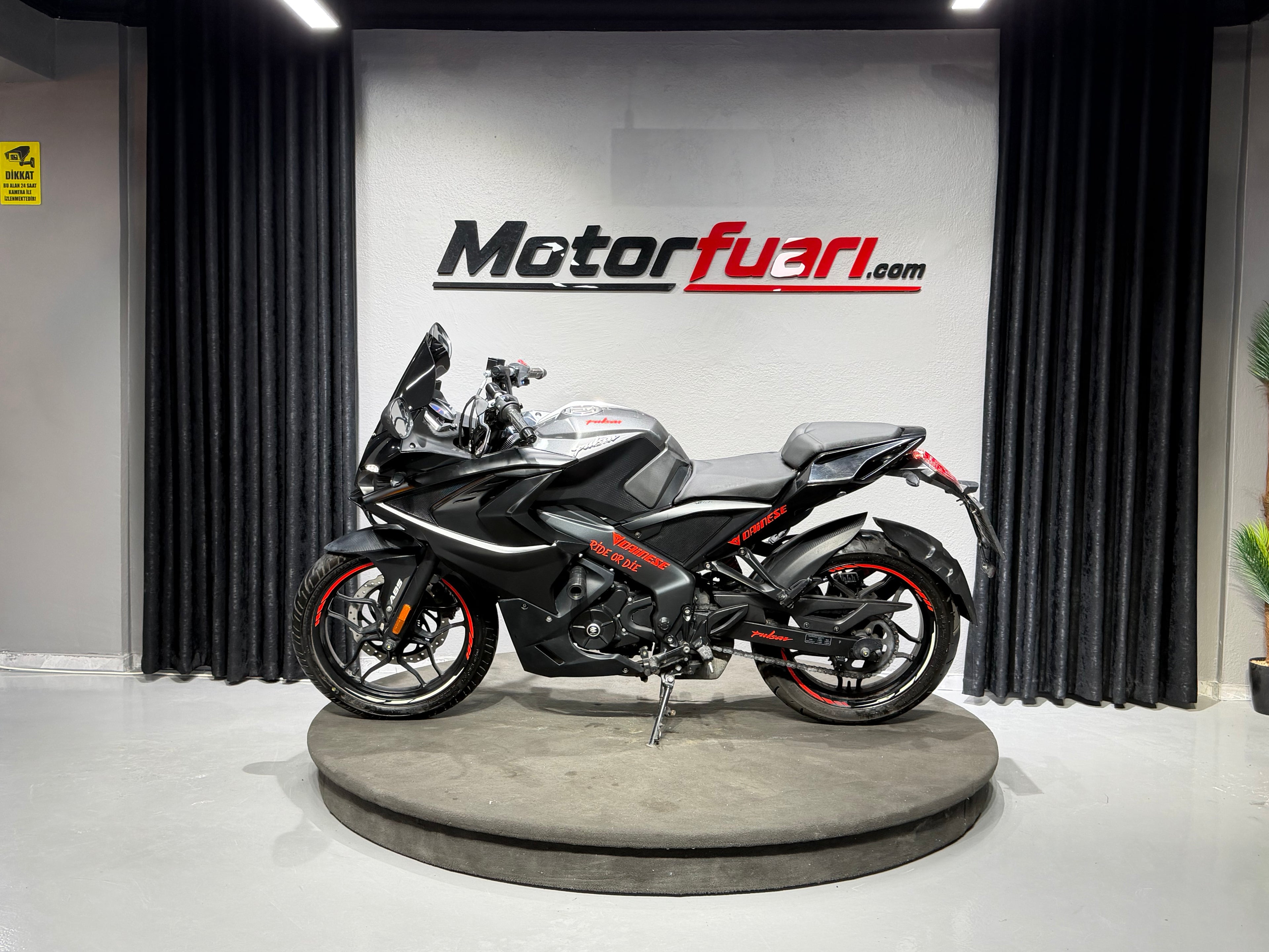 PULSAR RS-200 ABS 2024