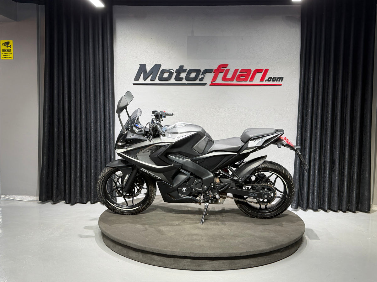 BAJAJ PULSAR RS 200 ABS