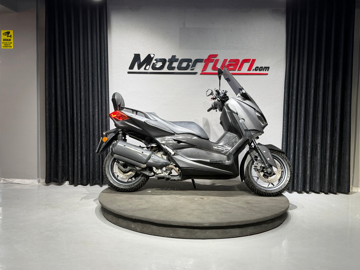 YAMAHA X MAX 250 ABS