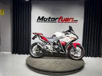 YAMAHA R-25