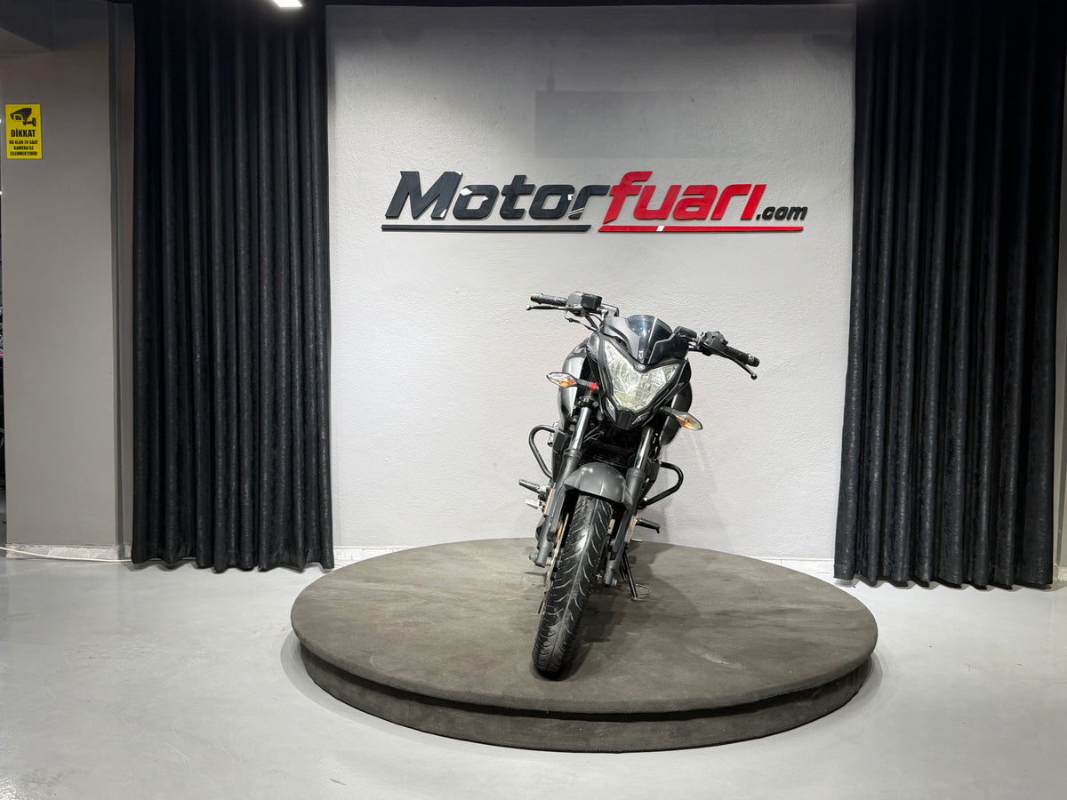 BAJAJ PULSAR NS 200 ABS