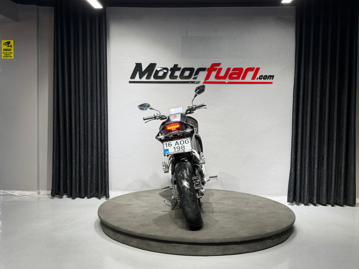 CFMOTO 250 NK 2021