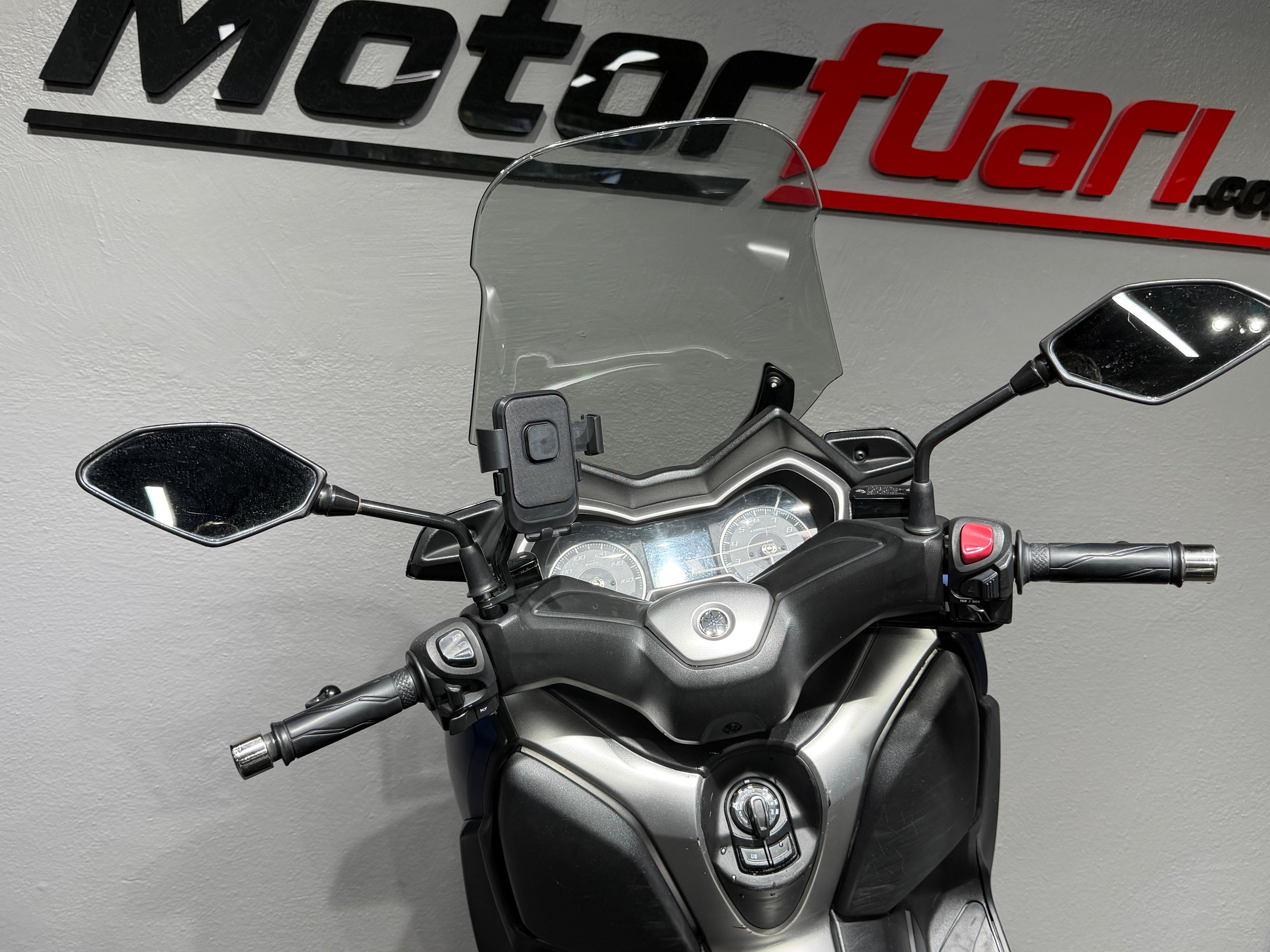 YAMAHA X-MAX 250ABS