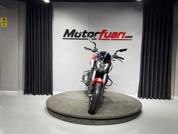 BAJAJ DOMINAR 250D