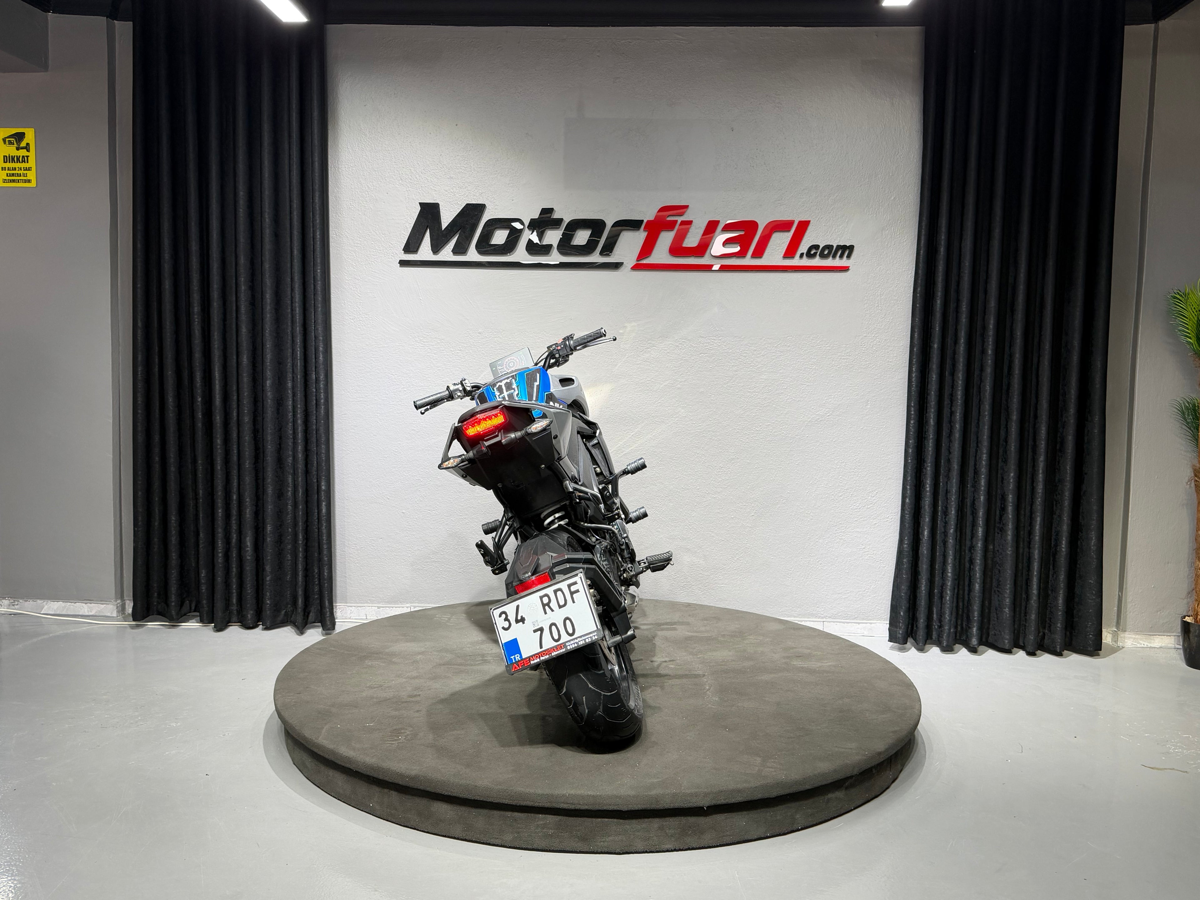 CFMOTO 250 NK